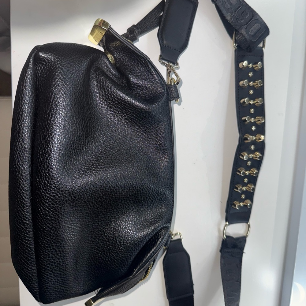 Steve Madden Black Leather Bag with Gold Zipper